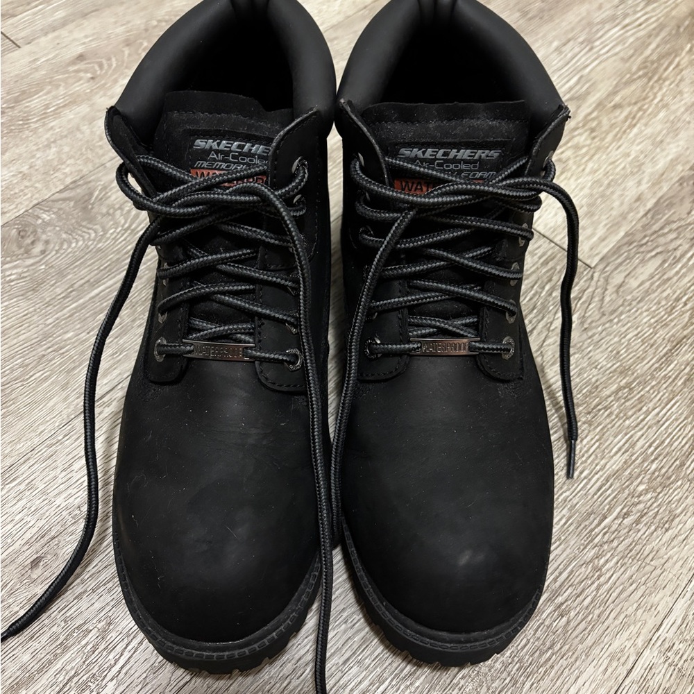 NWOT Skechers Men’s Black Work Boots - Cushioned Lace-Up